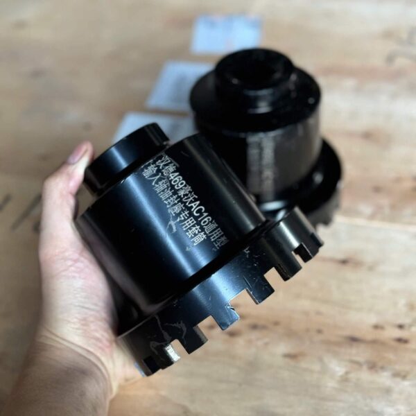 Vam mở ốc trục cầu Hande 469 Howo Benz AC16 cầm tay thực tế