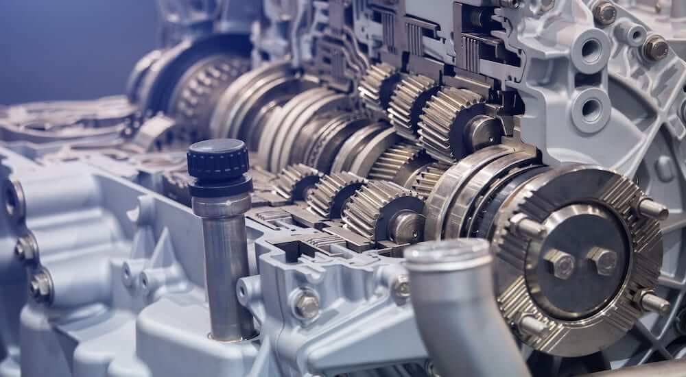 Xe số sàn có phải thay dầu hộp số không?