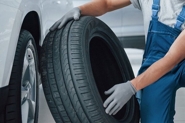 Công nghệ tráng lốp tự vá: Giải pháp chống thủng lốp hiệu quả