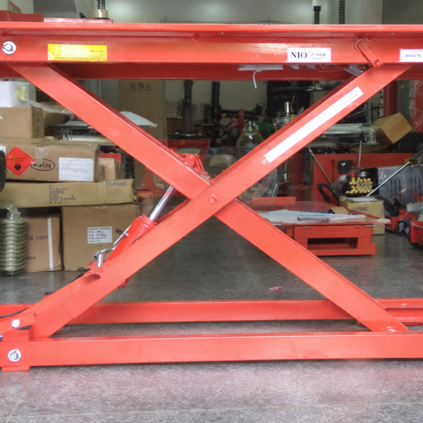 Bàn nâng xe máy đạp chân Titano T1 tải 200kg, bền bỉ, dễ dùng, giá tốt