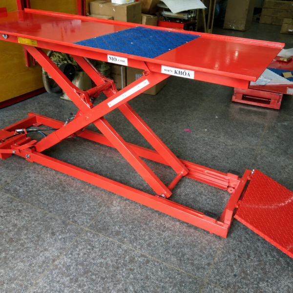 Bàn nâng xe máy đạp chân Titano T1 - Đặt dương nền (Bàn nâng cơ)