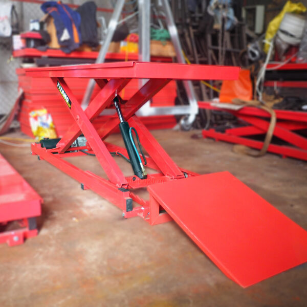 Bàn nâng xe phân khối lớn Titano T400H 400kg