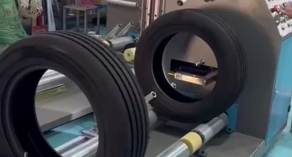 Máy tráng keo chống đinh: Giải pháp an toàn cho lốp xe