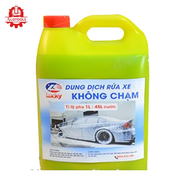 dung dịch rửa xe không chạm Lucky