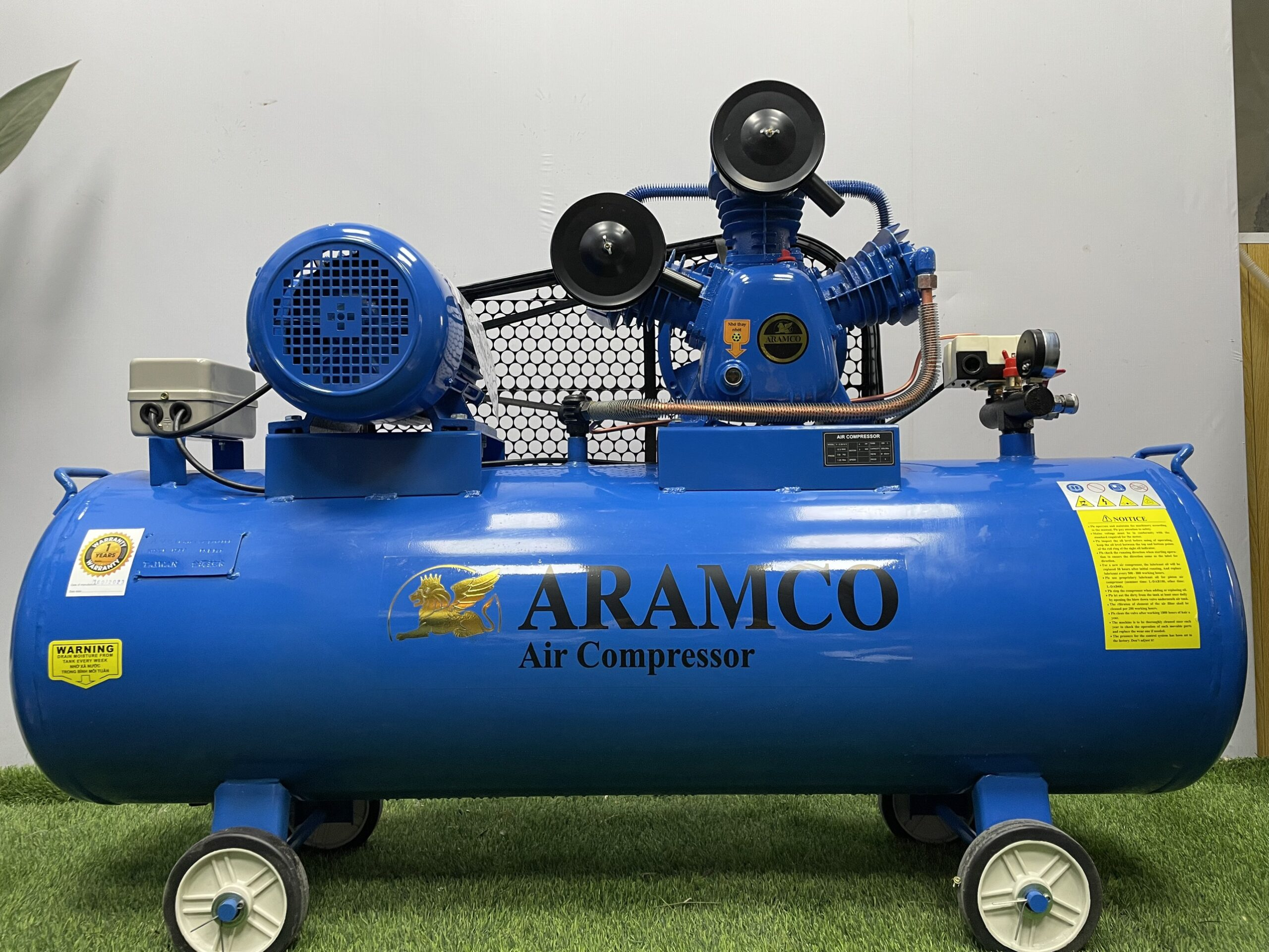 Máy nén khí Aramco 10HP 200 lít dây đai, áp 12,5 bar, điện 380V 2 máy nén khí Aramco 10HP 200 lít 12.5 bar - hình 2