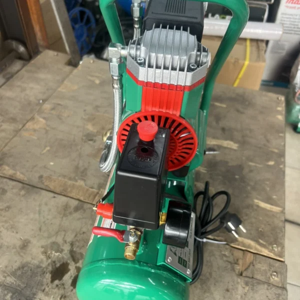 máy nén khí không dầu Romano 1.5HP 12 lít - hình 6