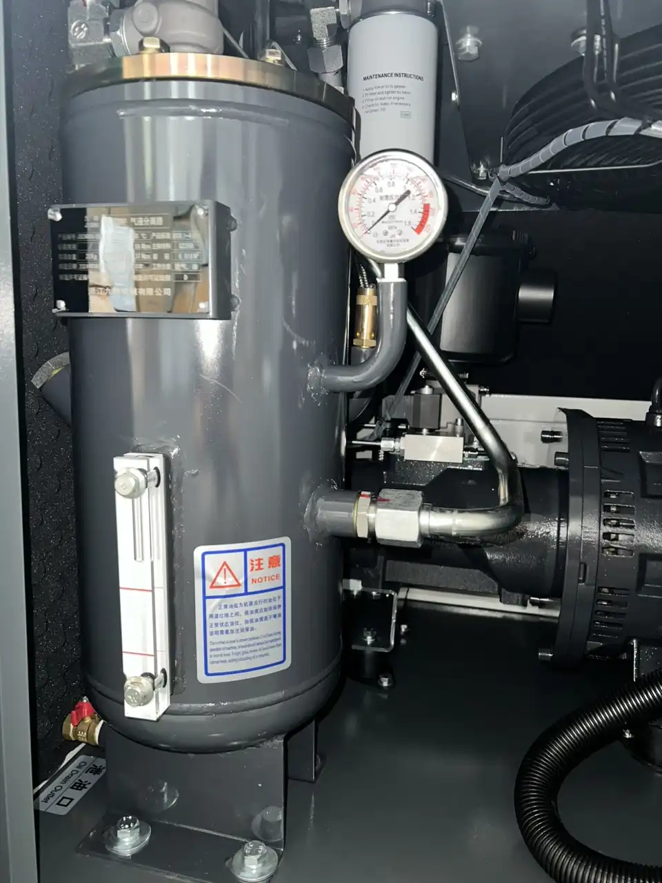 Máy nén khí trục vít Hande PM 10HP (7,5 kW) nam châm vĩnh cửu, 1,0 m³/phút 5 máy nén khí trục vít Hande PM 10HP - hình 5