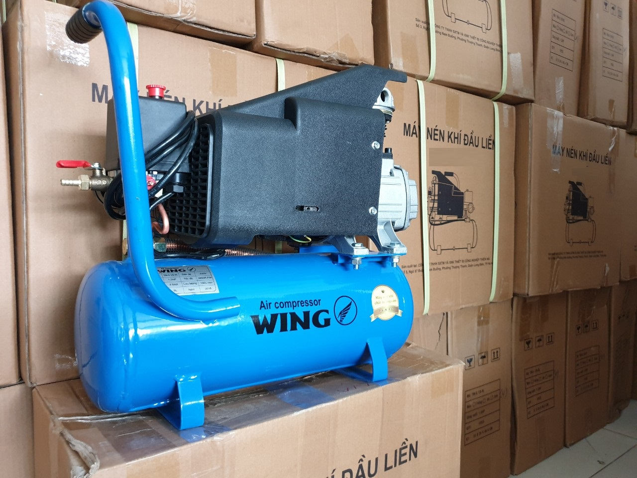Máy nén khí Wing 1,5HP 12 lít đầu liền có dầu, điện 220V 16 Máy Wing 1,5HP 12 lít - ảnh 2